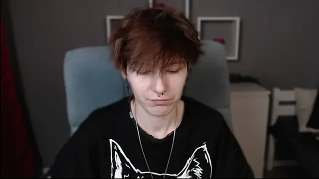 Snapshot of guitarandangell chatting on November 18, 2025, 3:43 am guitarandangell online show from November 18, 2025, 3:43 am