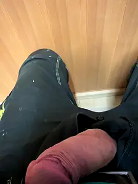 Snapshot of Ing-O2 chatting on November 17, 2025, 11:58 am Ing-O2 online show from November 17, 2025, 11:58 am