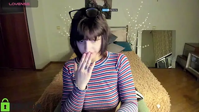Snapshot of A_Skyy chatting on April 20, 2026, 8:43 pm A Skyy online show from April 20, 2026, 8:43 pm