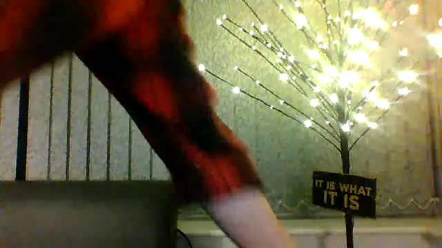 Snapshot of fatal_lover chatting on October 31, 2025, 10:05 pm fatal lover online show from October 31, 2025, 10:05 pm