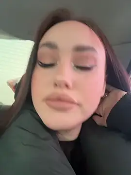 Snapshot of KiraSunshine chatting on January 8, 2026, 3:34 am KiraSunshine online show from January 8, 2026, 3:34 am