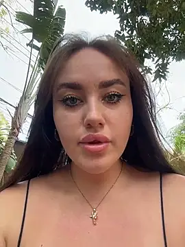 Snapshot of KiraSunshine chatting on February 25, 2026, 5:18 am KiraSunshine online show from February 25, 2026, 5:18 am