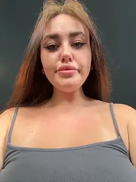 Snapshot of KiraSunshine chatting on February 26, 2026, 4:45 am KiraSunshine online show from February 26, 2026, 4:45 am