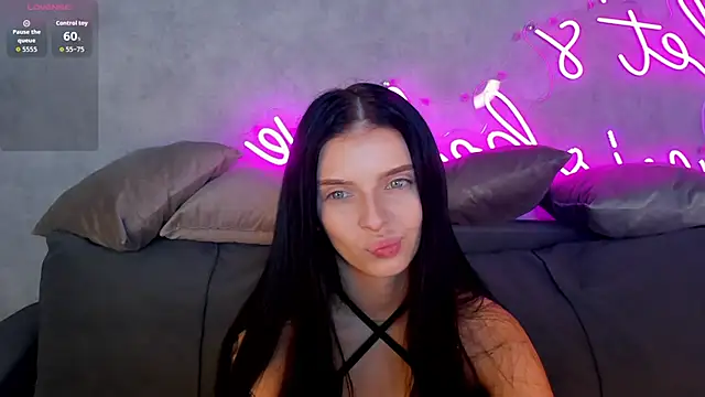 Eva Mayers online show from November 4, 2025, 12:47 am