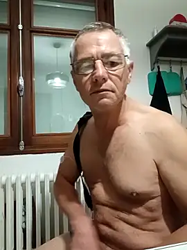 Snapshot of Sexyfab65 chatting on October 27, 2025, 5:08 am Sexyfab65 online show from October 27, 2025, 5:08 am