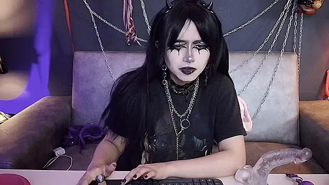 Snapshot of Navier__ chatting on November 30, 2025, 2:07 pm Navier online show from November 30, 2025, 2:07 pm