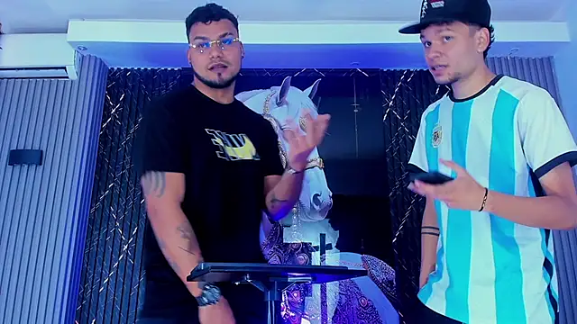 Snapshot of handsome_boys22 chatting on November 30, 2025, 12:28 pm handsome boys22 online show from November 30, 2025, 12:28 pm