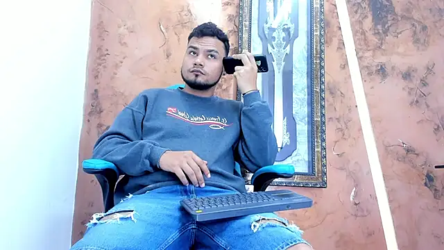 Snapshot of handsome_boys22 chatting on December 17, 2025, 7:41 pm handsome boys22 online show from December 17, 2025, 7:41 pm