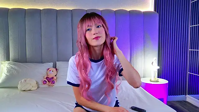 Snapshot of Tiny_Dream chatting on November 29, 2025, 9:15 pm Tiny Dream online show from November 29, 2025, 9:15 pm