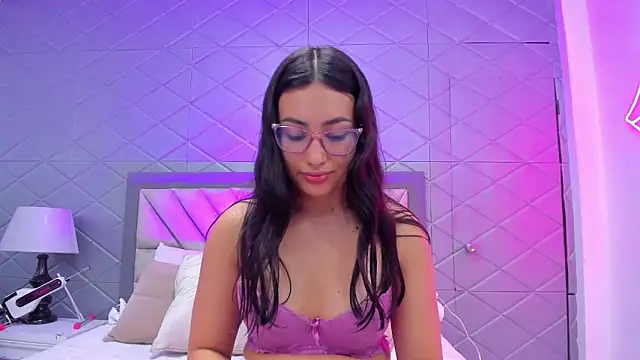 ViolettRouse online show from December 3, 2025, 4:06 pm