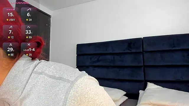 Snapshot of melanie_roux__ chatting on December 2, 2025, 12:29 pm melanie roux online show from December 2, 2025, 12:29 pm