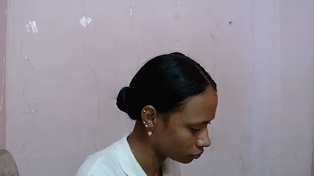 ricaslatinas1 online show from January 13, 2026, 3:16 pm