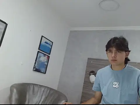 Tom 0001 online show from October 26, 2025, 7:58 pm