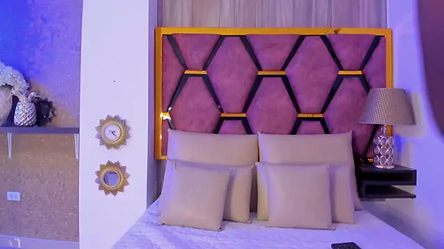 BritneyWalkers online show from November 23, 2025, 12:15 pm