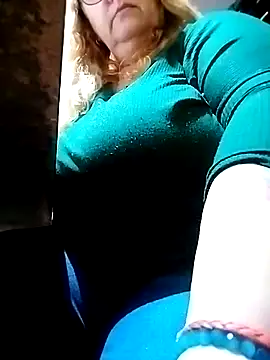Snapshot of JennyInVegas chatting on May 12, 2026, 2:01 pm JennyInVegas online show from May 12, 2026, 2:01 pm