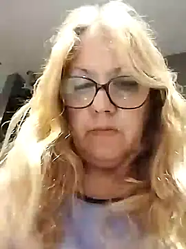 Snapshot of JennyInVegas chatting on December 3, 2025, 5:12 pm JennyInVegas online show from December 3, 2025, 5:12 pm