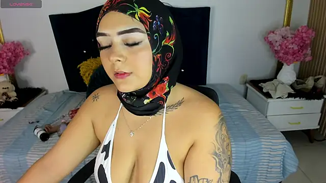 Snapshot of Inaya_Khalifa chatting on March 6, 2026, 1:33 am Inaya Khalifa online show from March 6, 2026, 1:33 am