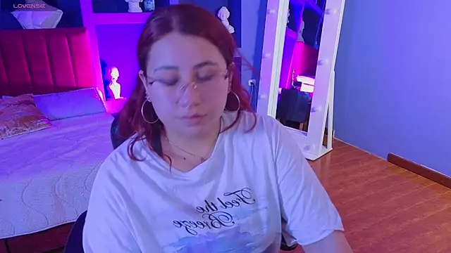 littlee red online show from March 10, 2026, 7:40 pm