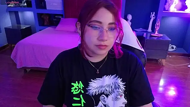 littlee red online show from February 8, 2026, 9:01 pm