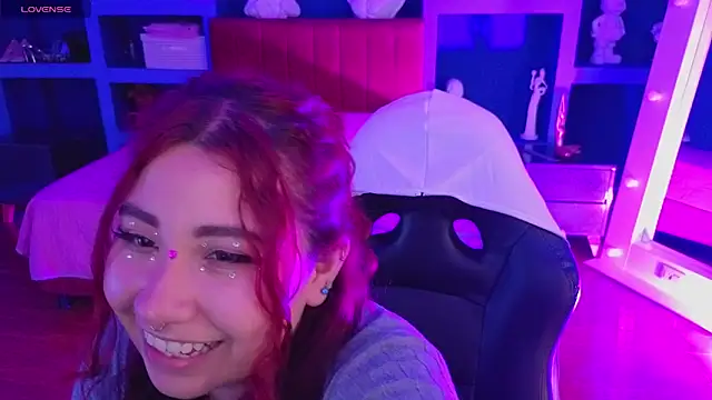 littlee red online show from February 10, 2026, 9:14 pm