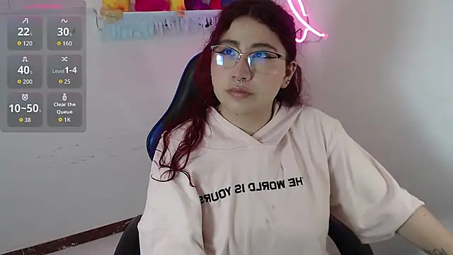 littlee red online show from December 3, 2025, 9:14 pm