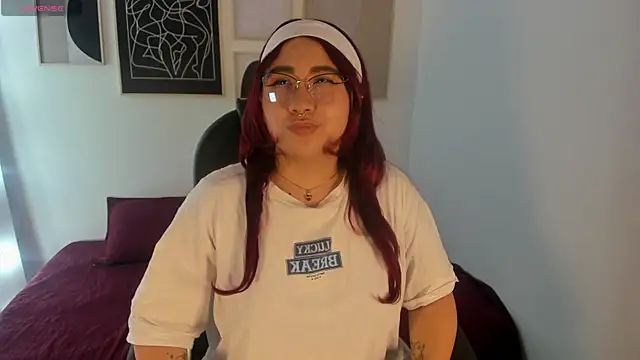 littlee red online show from January 5, 2026, 8:23 pm