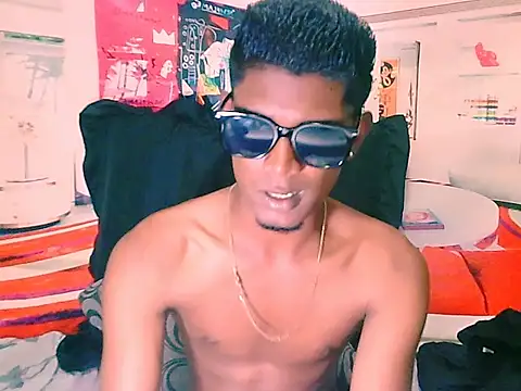 IndianThuggin online show from November 6, 2025, 5:17 pm