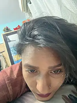 Snapshot of heenashai chatting on November 4, 2025, 6:01 pm heenashai online show from November 4, 2025, 6:01 pm