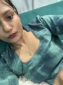 Snapshot of heenashai chatting on November 11, 2025, 11:49 am heenashai online show from November 11, 2025, 11:49 am