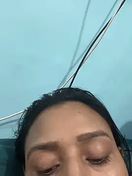 Snapshot of heenashai chatting on November 18, 2025, 7:39 pm heenashai online show from November 18, 2025, 7:39 pm