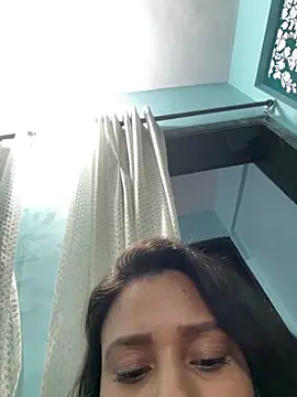 Snapshot of heenashai chatting on November 12, 2025, 12:04 am heenashai online show from November 12, 2025, 12:04 am