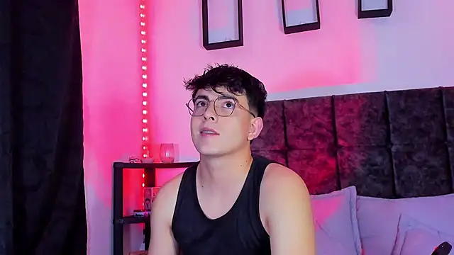 Theo Noxxx online show from November 4, 2025, 8:34 pm