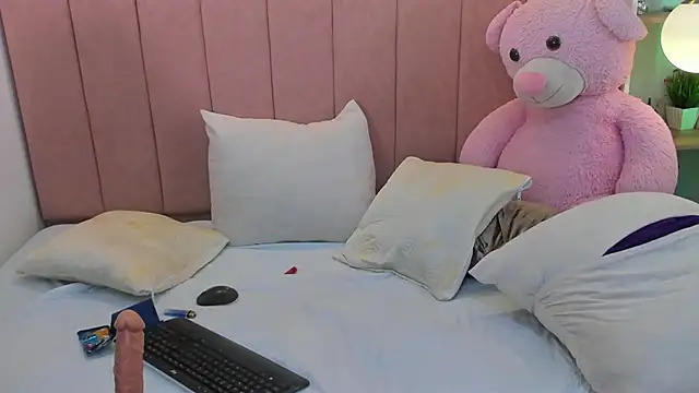 Snapshot of dulce_morbida chatting on December 21, 2025, 5:14 pm dulce morbida online show from December 21, 2025, 5:14 pm