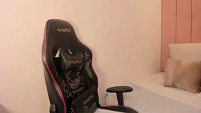 Snapshot of dulce_morbida chatting on October 23, 2025, 9:57 pm dulce morbida online show from October 23, 2025, 9:57 pm