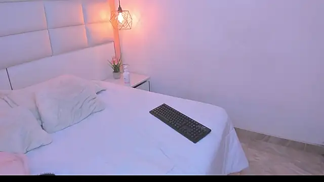 Snapshot of Sofia_clk chatting on April 14, 2026, 3:11 am Sofia clk online show from April 14, 2026, 3:11 am