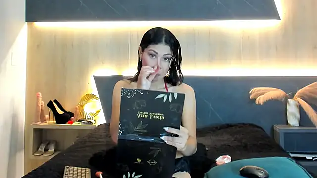 Snapshot of LorenaVarga chatting on April 23, 2026, 7:26 pm LorenaVarga online show from April 23, 2026, 7:26 pm
