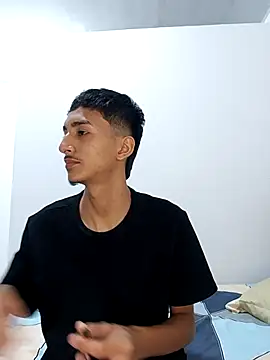 Iam Delirio online show from October 18, 2025, 4:14 am