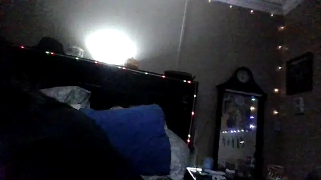 ravenlove1986 online show from November 13, 2025, 7:01 am