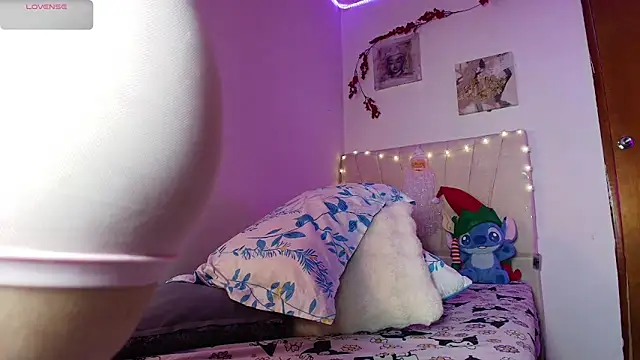 Snapshot of Maddisson_quenn05 chatting on December 14, 2025, 8:03 pm Maddisson quenn05 online show from December 14, 2025, 8:03 pm