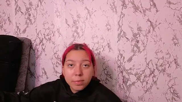 Snapshot of sweetcherryyy_ chatting on December 3, 2025, 3:40 am sweetcherryyy online show from December 3, 2025, 3:40 am