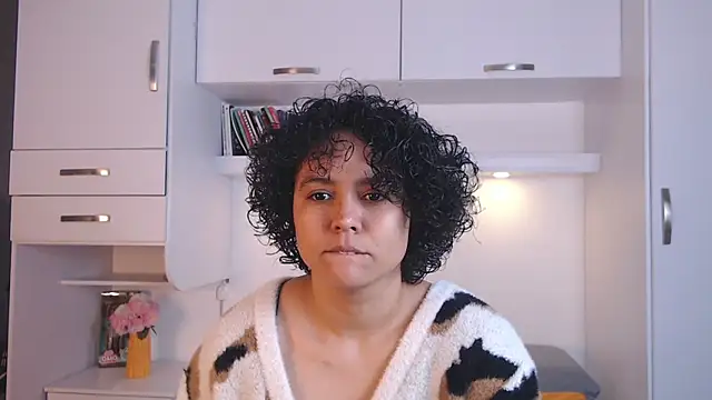 MartiRuis10 online show from November 15, 2025, 7:29 pm