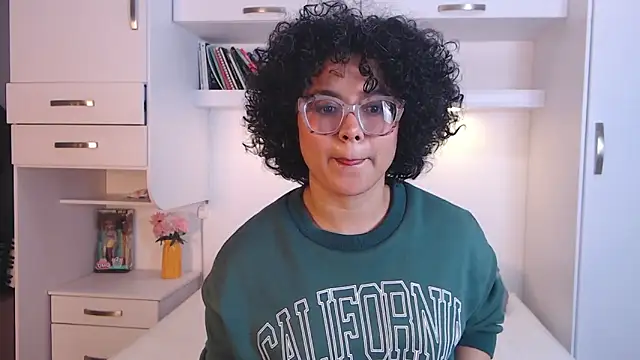 MartiRuis10 online show from December 16, 2025, 8:13 pm