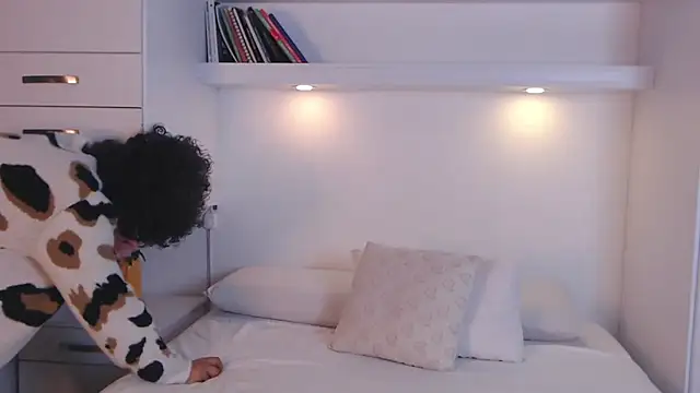 MartiRuis10 online show from December 4, 2025, 10:20 pm