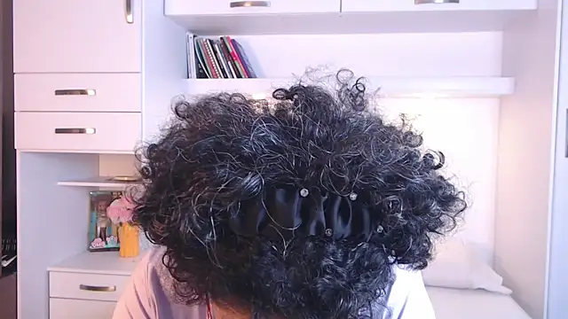 MartiRuis10 online show from November 20, 2025, 9:15 pm