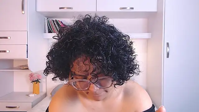 MartiRuis10 online show from December 17, 2025, 7:52 pm