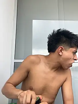 motomotoboy online show from March 3, 2026, 8:38 pm