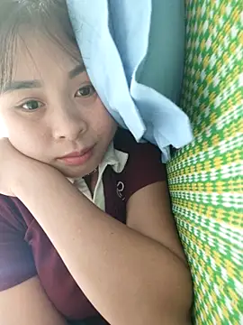 Squirrel-Pear online show from November 12, 2025, 4:38 am