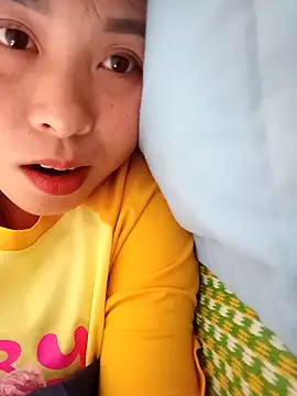 Squirrel-Pear online show from November 11, 2025, 3:01 am