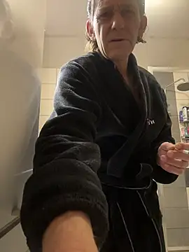 kon77777 online show from November 28, 2025, 3:17 am