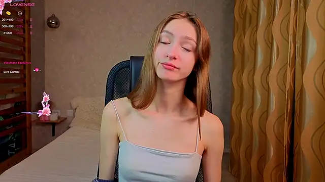 Snapshot of Candy_Mandyy chatting on November 4, 2025, 2:04 am Candy Mandyy online show from November 4, 2025, 2:04 am